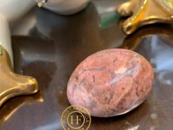 Розовый камень Христафариды для защиты дома